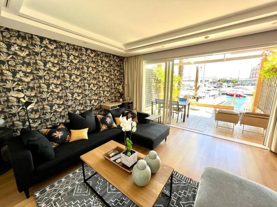 Parama 003 Secure, Luxurious Waterfront Apartment Кейптаун Екстериор снимка
